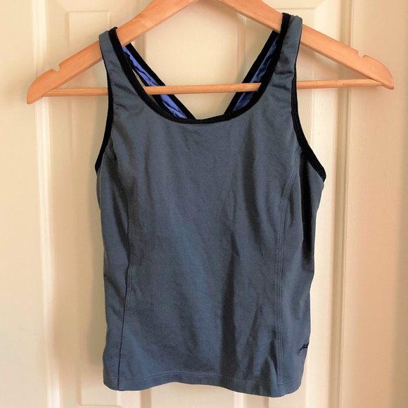 Patagonia Tops - 🔴 Patagonia fitted cropped athletic tank, Small (XS).